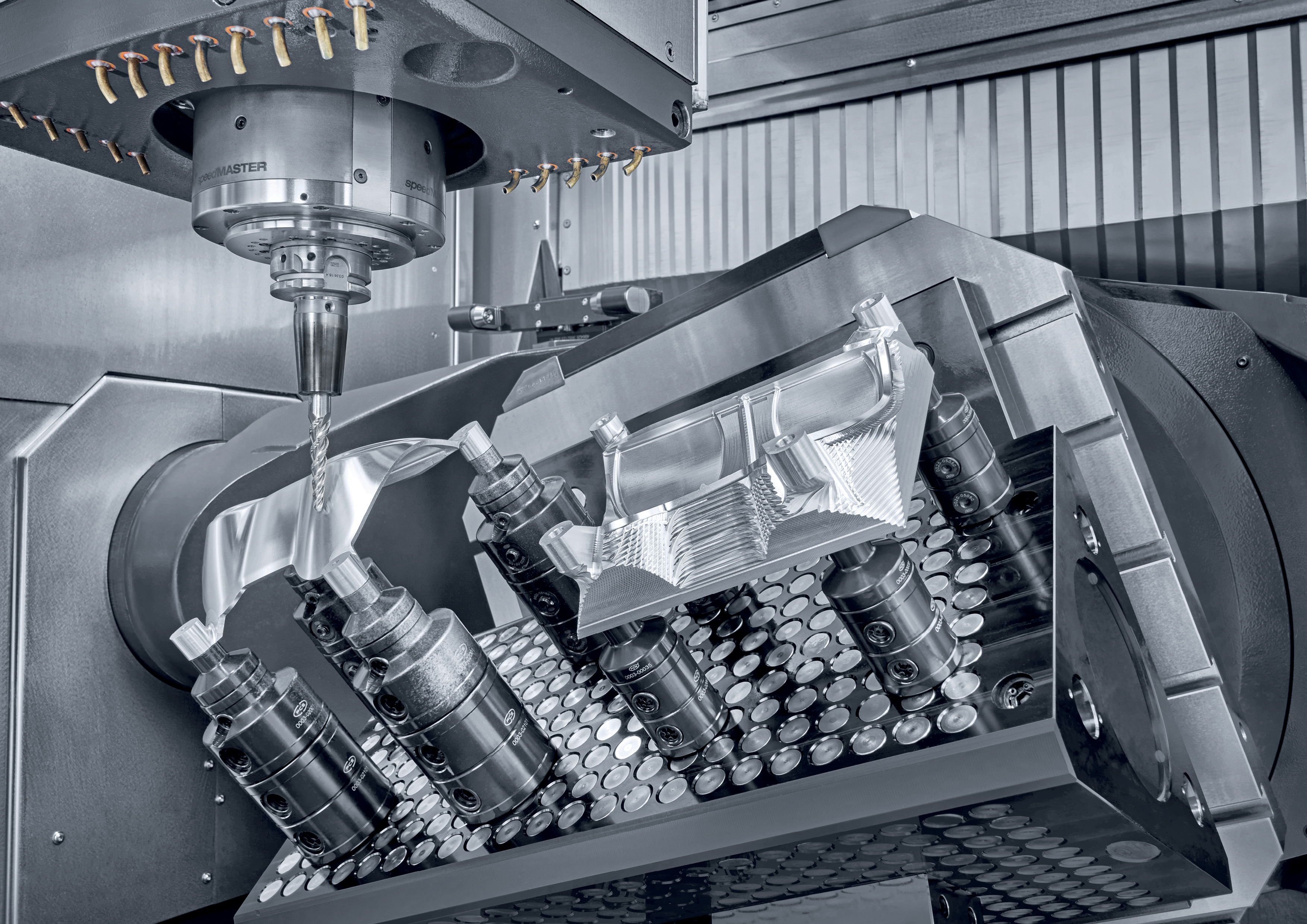 Precision and process integration in the smallest of spaces - DMG MORI